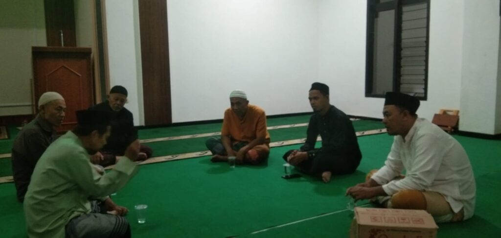 Emas di Pasar, Pemuda di Masjid: Menemukan Kembali Cahaya Generasi Penerus Umat